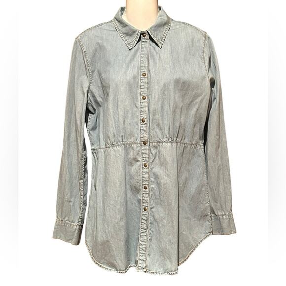 CAbi Womens Medium Lightweight Denim Snap Closure Long Sleeve Lightwash Shirt - Picture 1 of 8